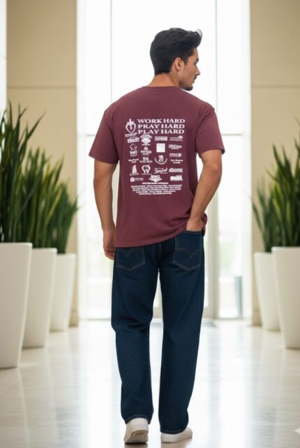 پشت تیشرت مردانه زرشکی چاپ سفید
